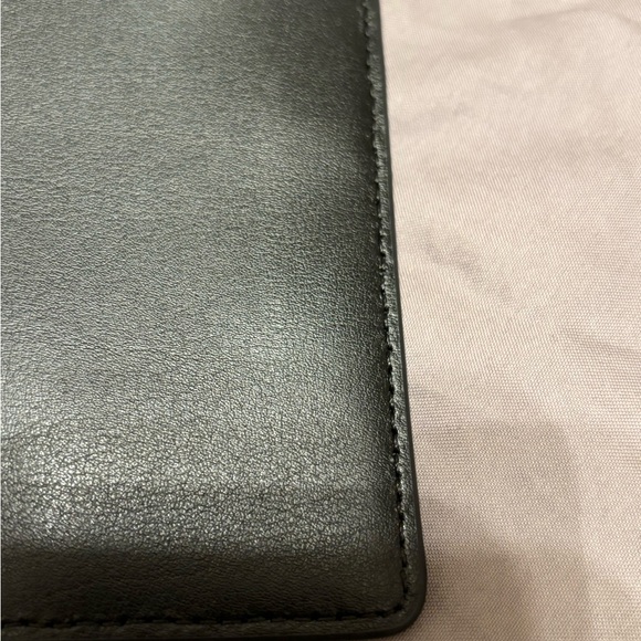 Coach Leather Pouch black with Gold Accents - Picture 4 of 9